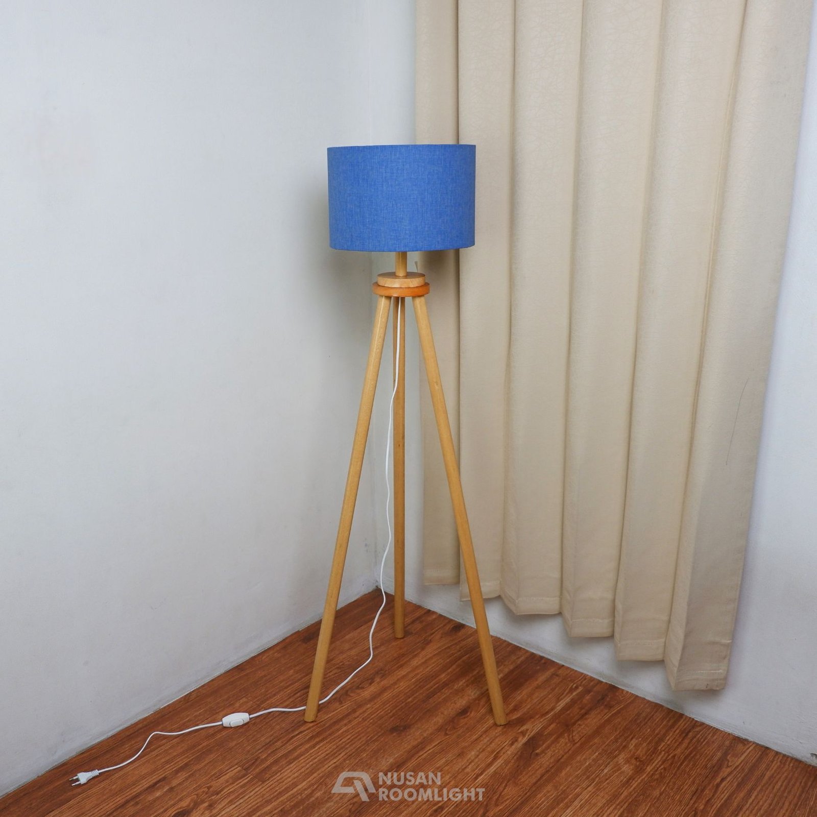 Lampu Lantai Berdiri Floor Lamp Minimalis Model Tripod Kayu NRL-SFL10 - Gambar 7